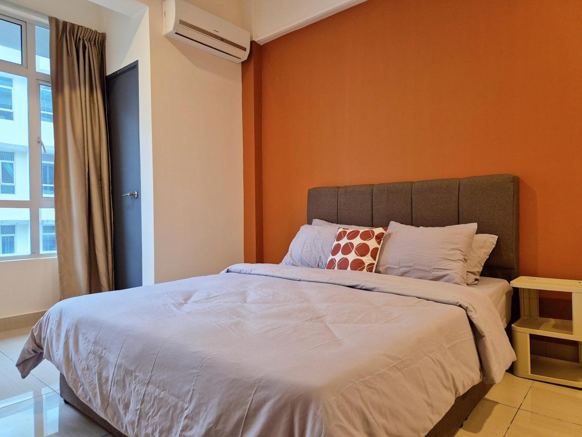 Apartemen Walking Distance To Mount Austin - 6 Pax Newly Renovated *
