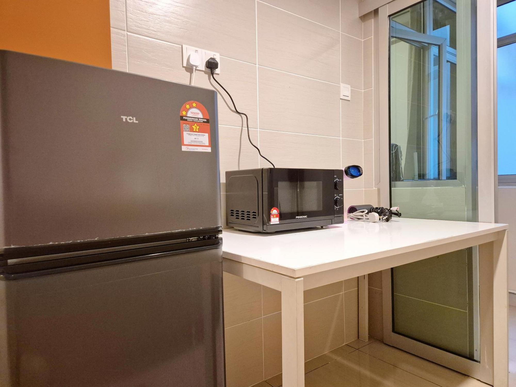 Walking Distance To Mount Austin - 6 Pax Newly Renovated Johor Bahru