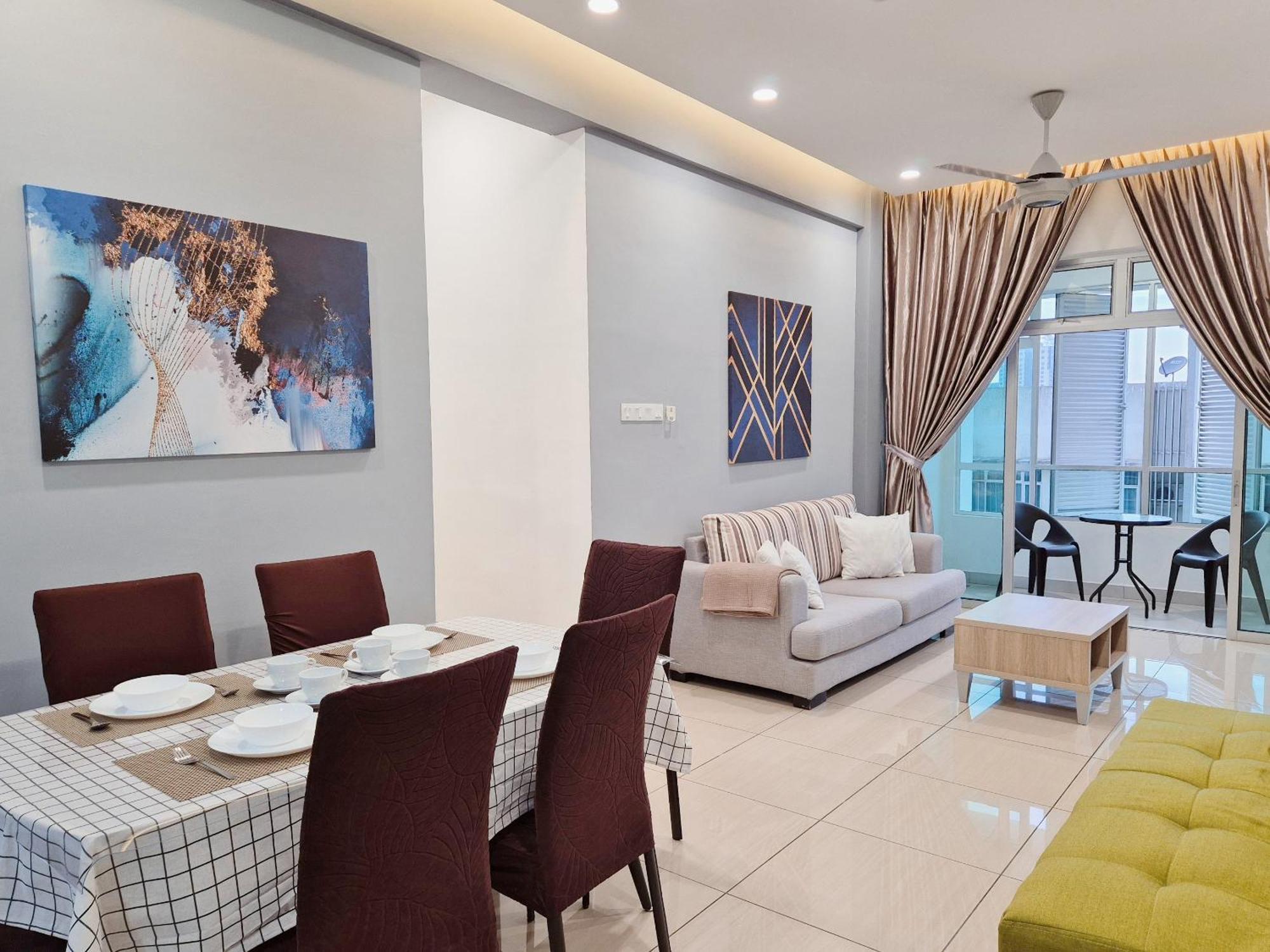 Apartemen Walking Distance To Mount Austin - 6 Pax Newly Renovated Johor Bahru