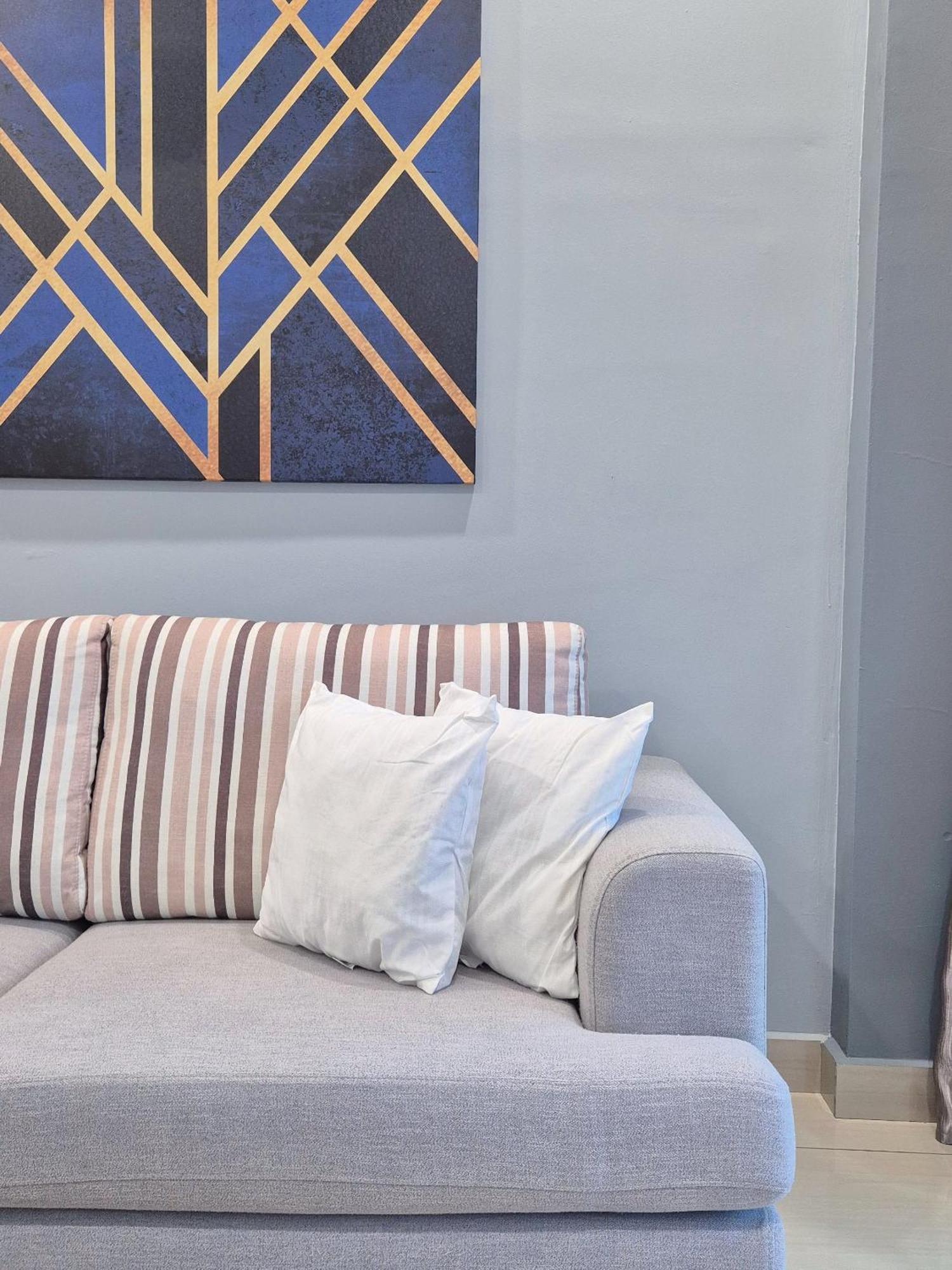 Apartemen Walking Distance To Mount Austin - 6 Pax Newly Renovated