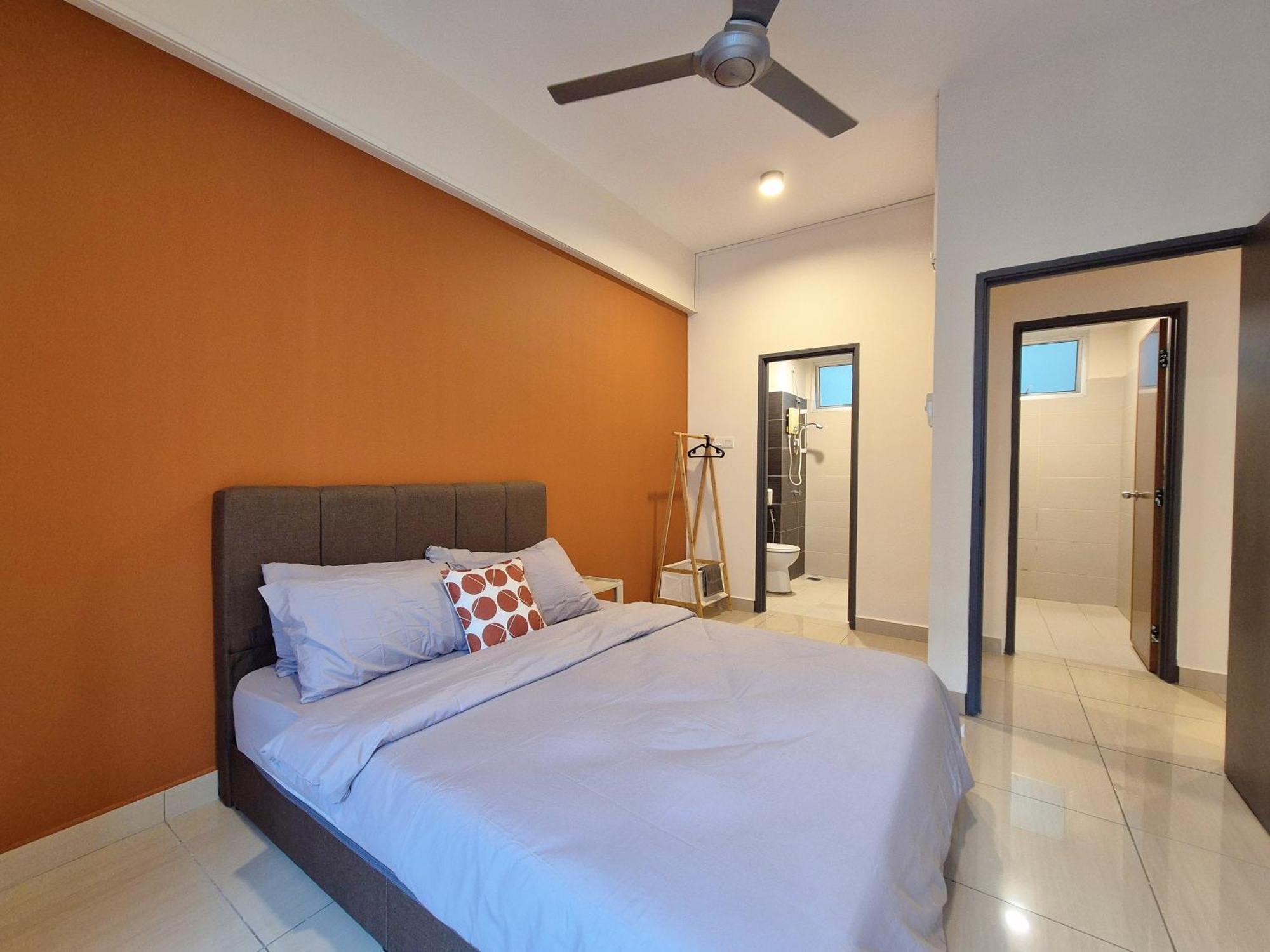 Apartment Walking Distance To Mount Austin - 6 Pax Newly Renovated Johor Bahru