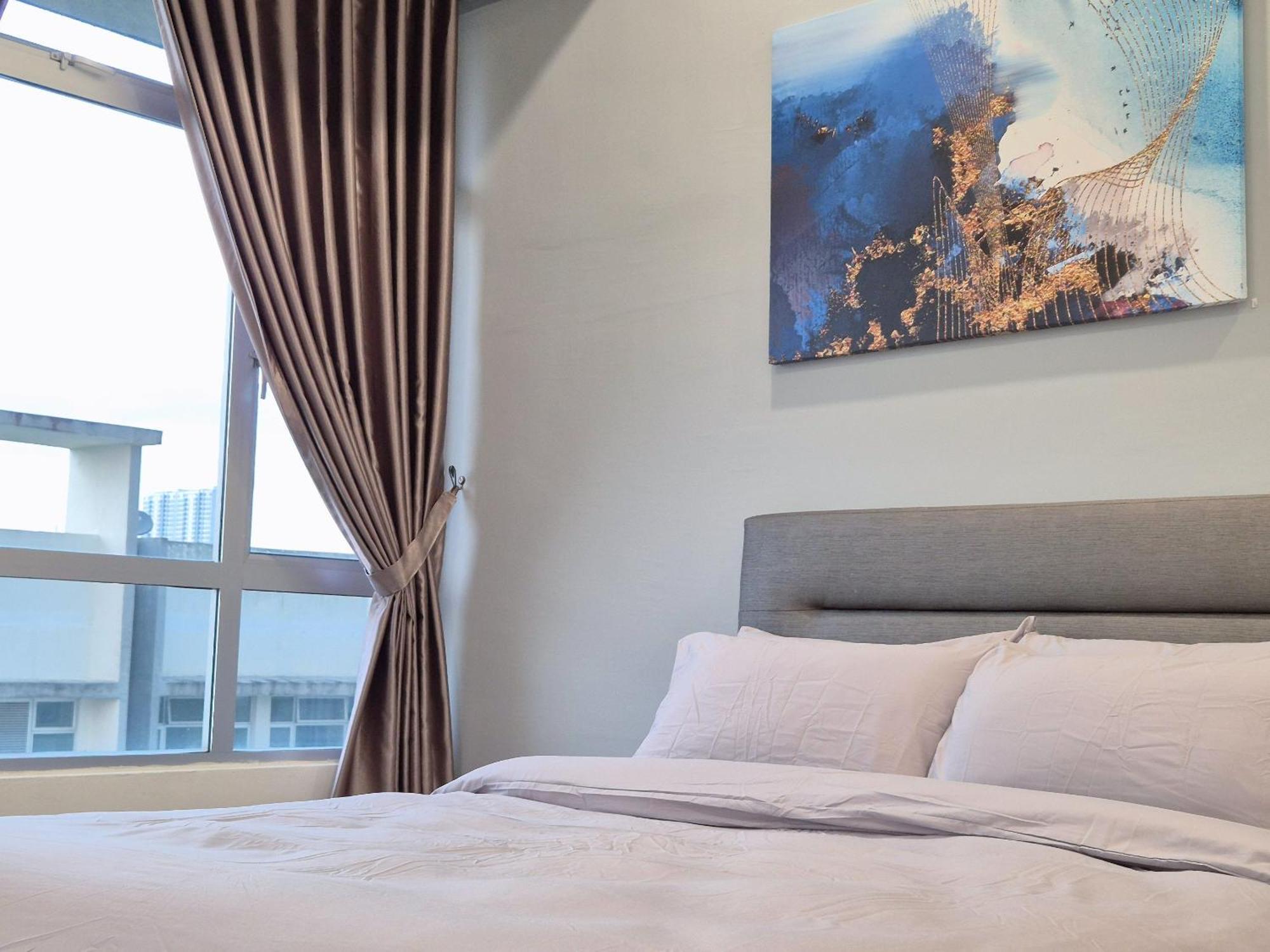 Apartment Walking Distance To Mount Austin - 6 Pax Newly Renovated Johor Bahru